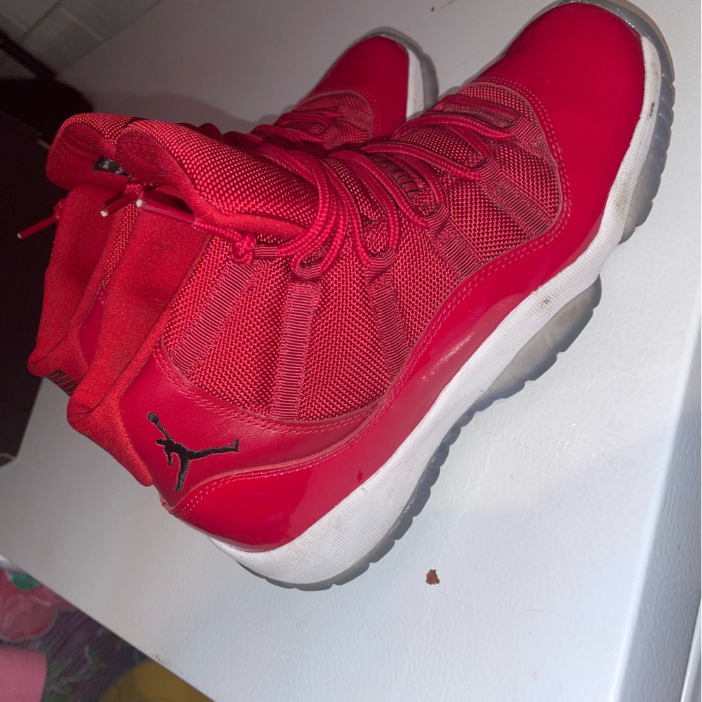 Jordan Retro 11 Win Like 96 size 5.5 women’s